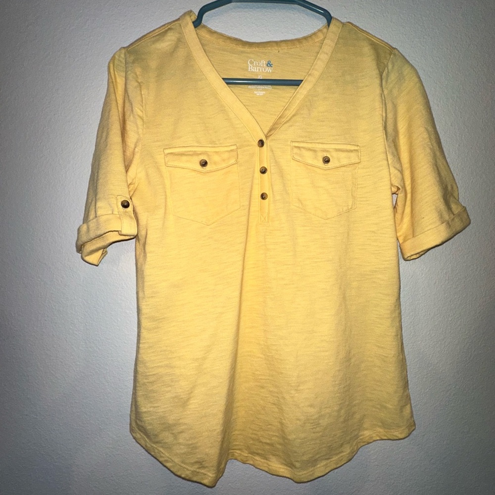 Croft & Barrow size XS. Never worn, washed. Cuffed short sleeve.